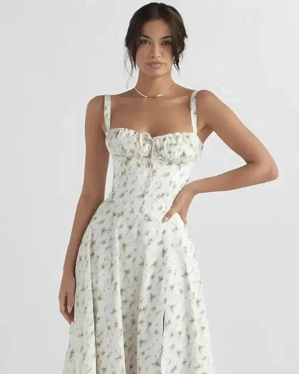 Linsay Elegantes Schnürkleid mit Schlitz