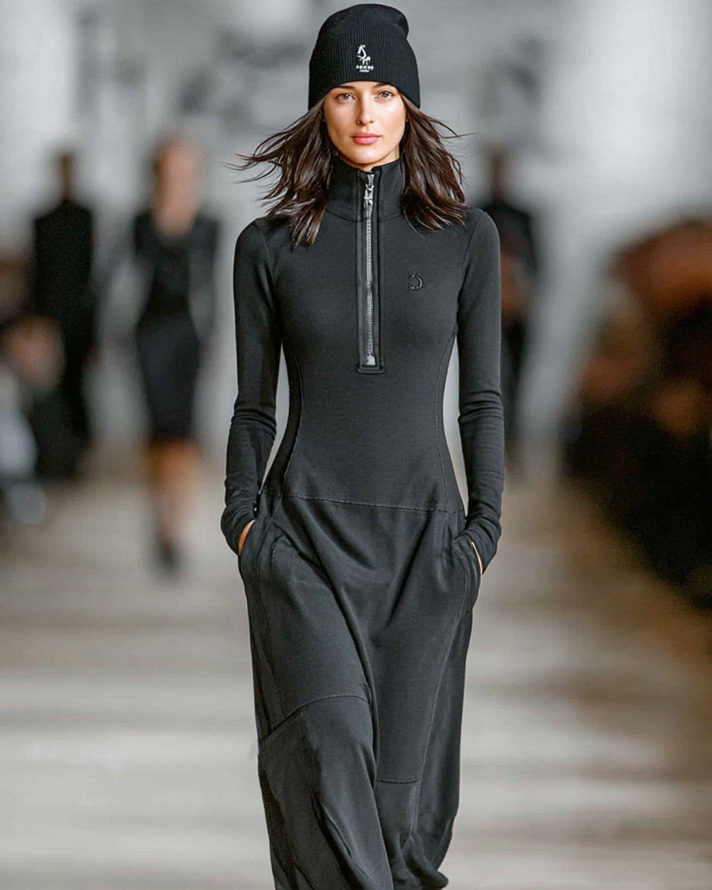 Nina Sportliches Maxikleid Rundhals
