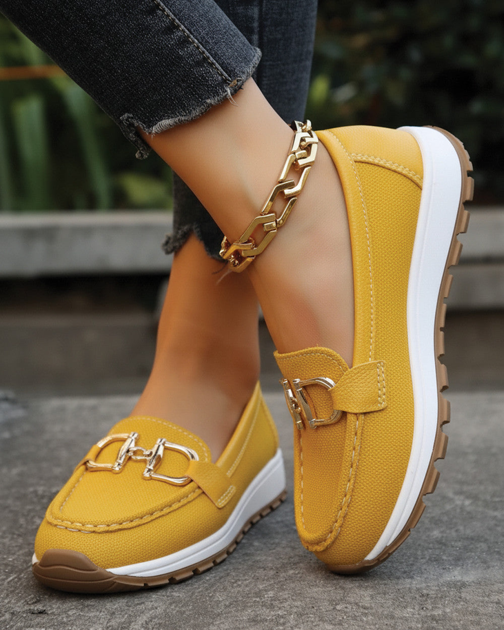 Ellie Flache Schnallen-Slipper Damen