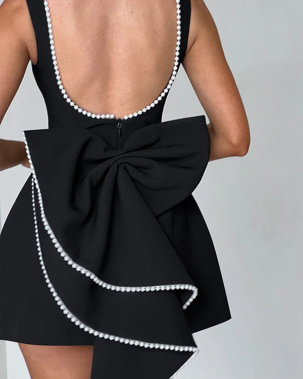 Lena Kurzes Kleid Schleife Rücken