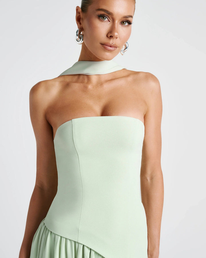 Alina Langes Korsett Abendkleid Schlitz