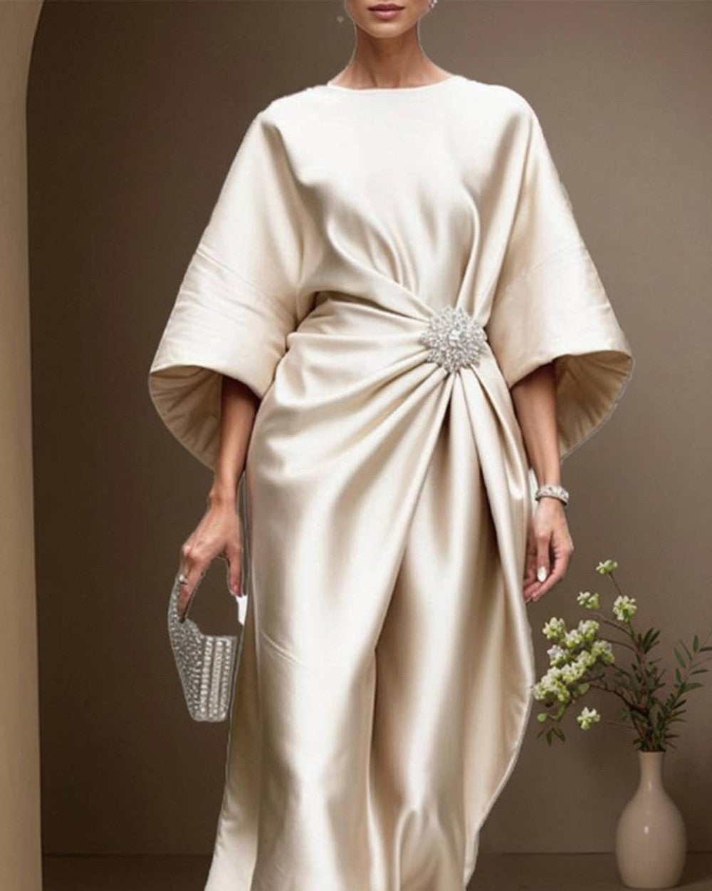 Lena Langes Abendkleid Satin Rundhals