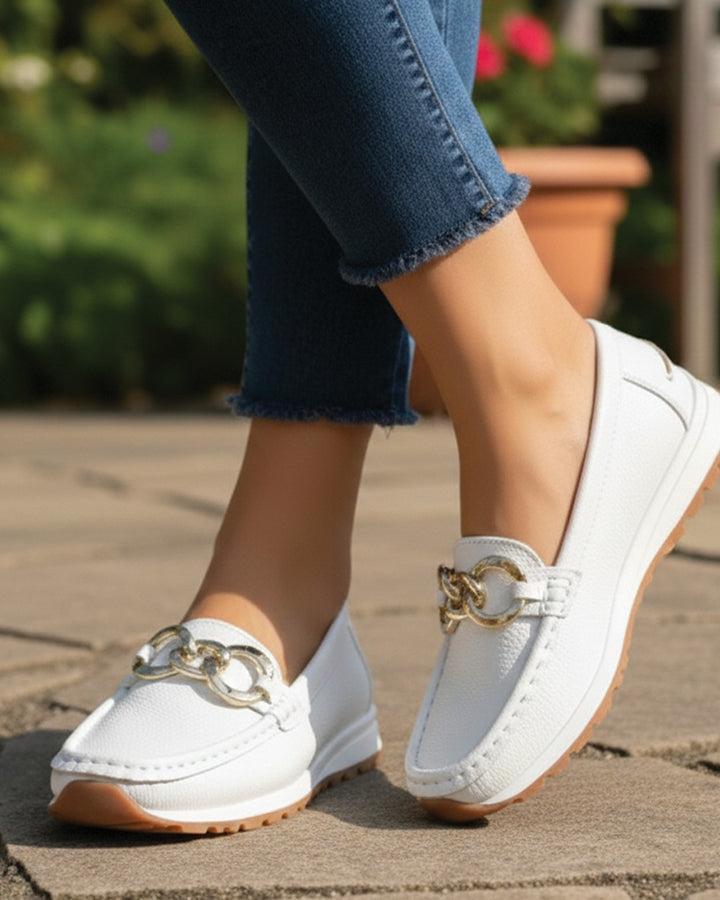 Ellie Flache Schnallen-Slipper Damen