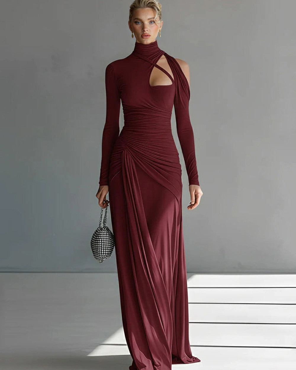 Lena Seidiges Maxikleid mit Falten
