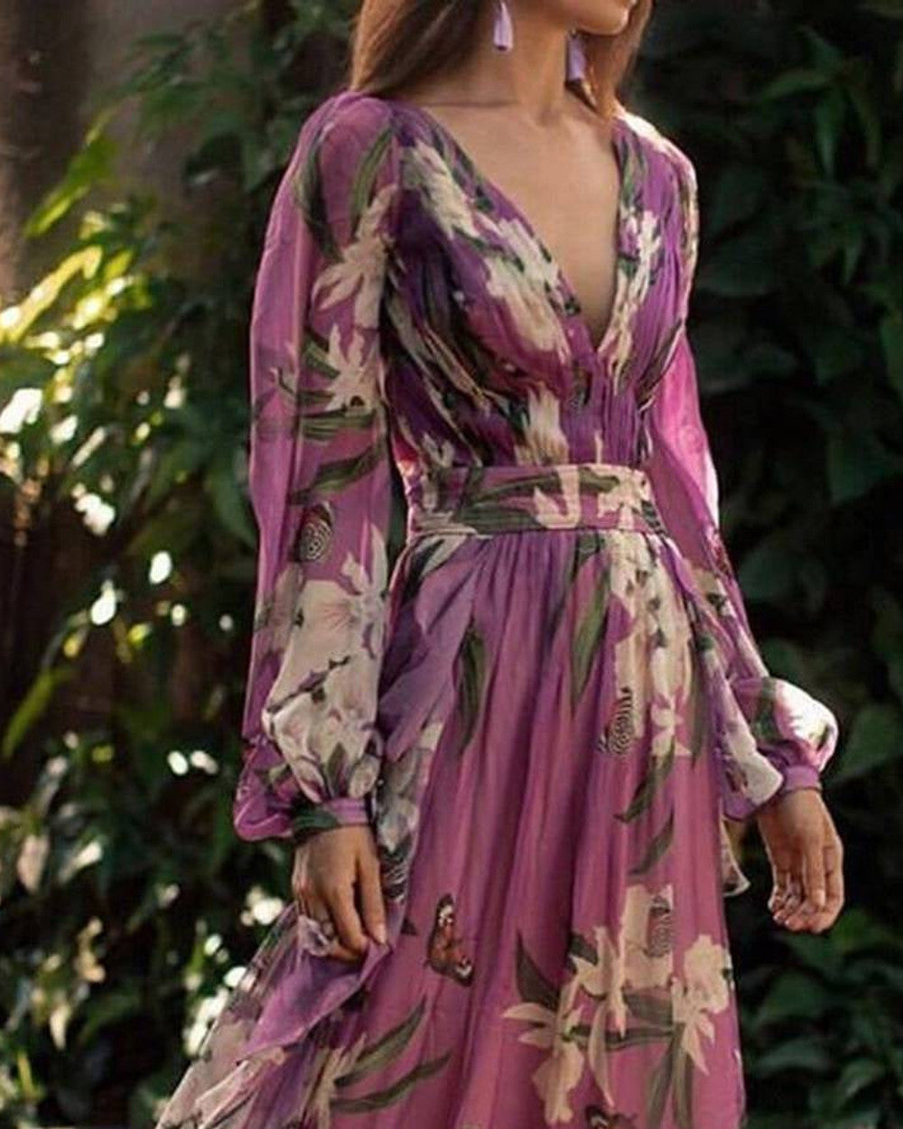 Lena Langes Abendkleid Blumenmuster