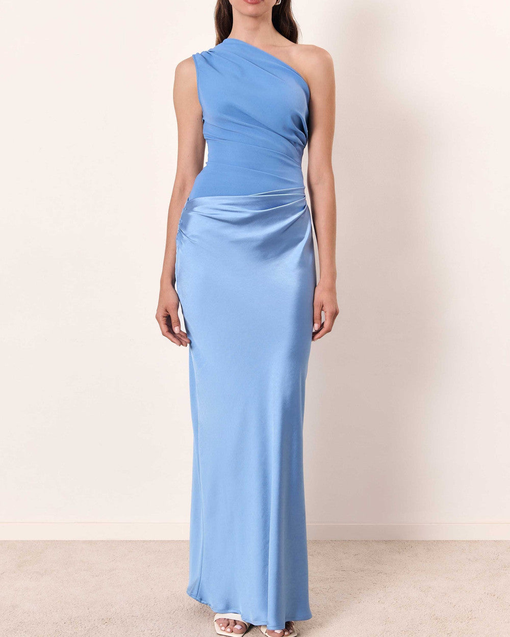 Anita Schulterfreies Faltenkleid Lang