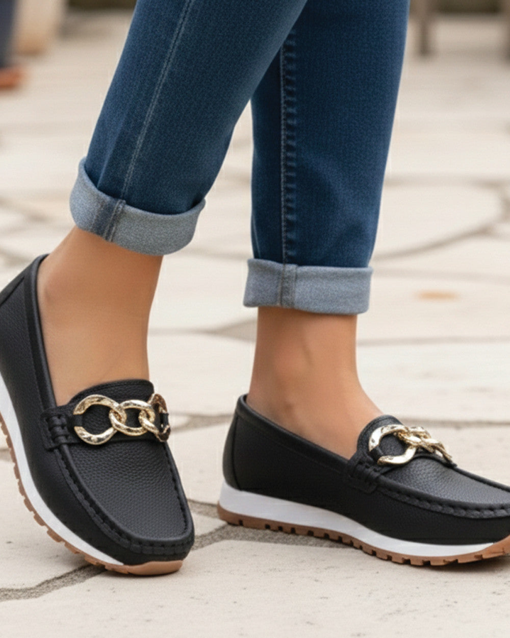 Ellie Flache Schnallen-Slipper Damen