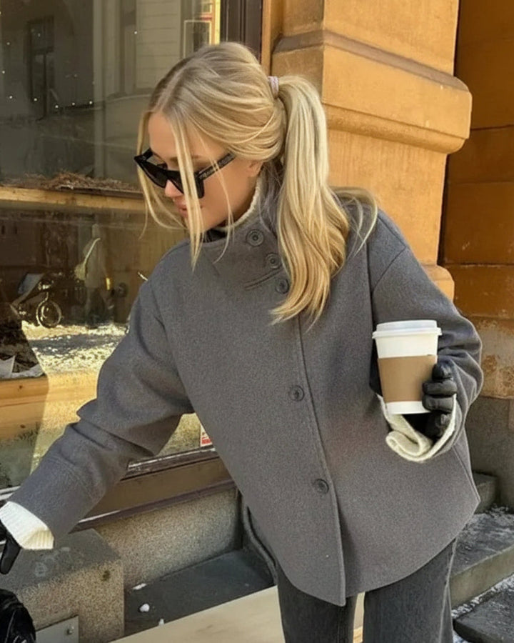Nina Kurzer Mantel Stehkragen Knöpfe