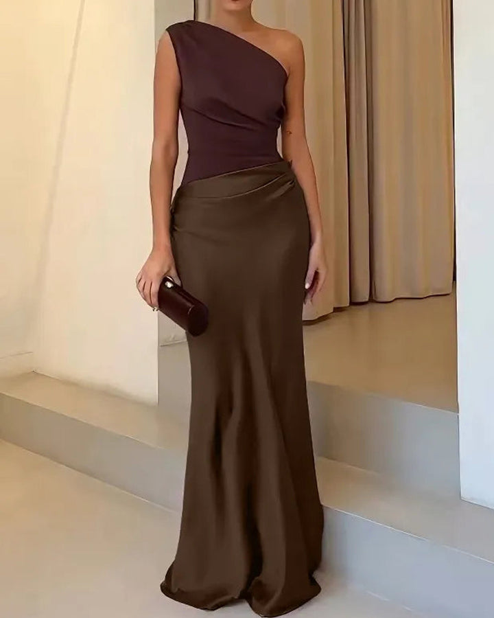 Anita Schulterfreies Faltenkleid Lang